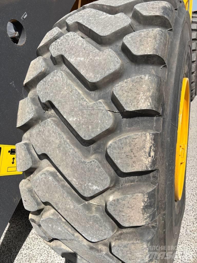 Volvo L 180 H لوادر بعجل