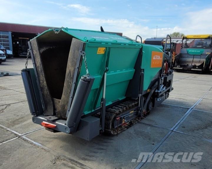 Vögele SUPER 800 معدات السفلتة