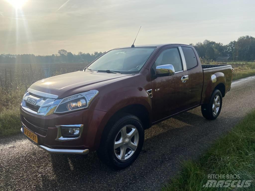 Isuzu D-MAX شاحنات خفيفة/مفصلية الجوانب