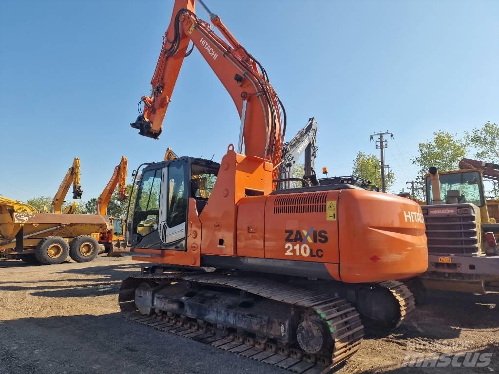 Hitachi ZX 210 LC حفارات زحافة