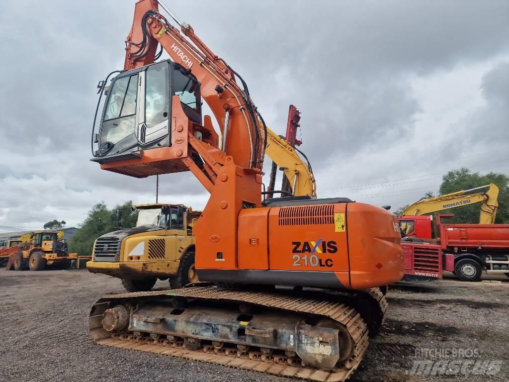 Hitachi ZX 210 LC حفارات زحافة