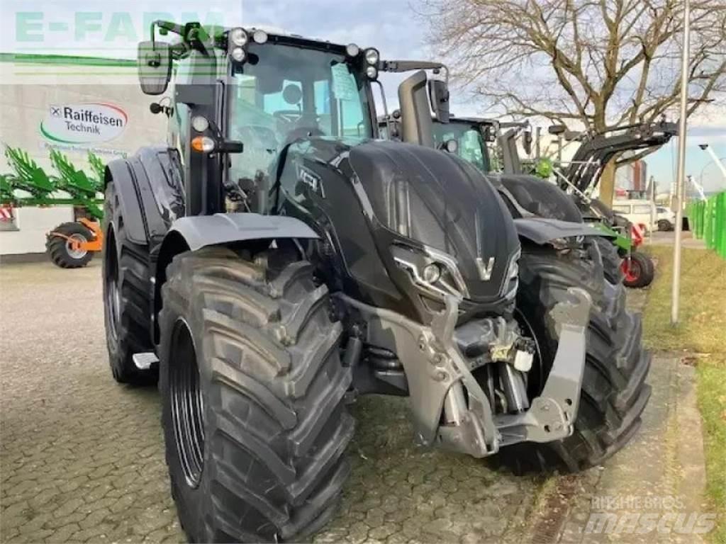 Valtra t 215a الجرارات