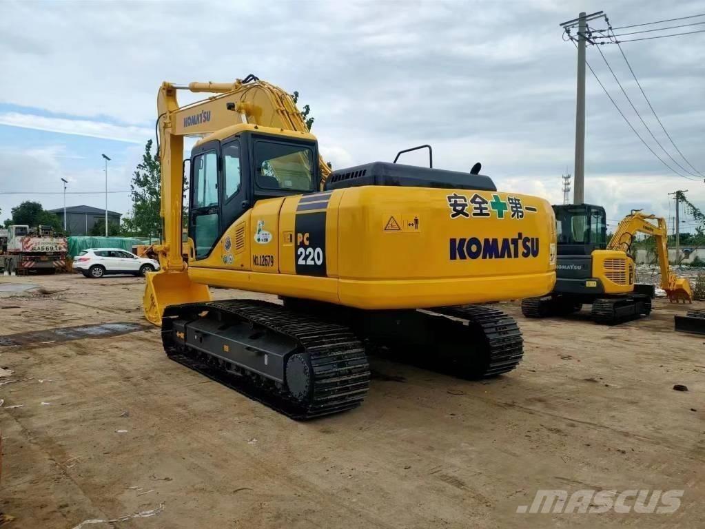 Komatsu pc220-7 حفارات زحافة