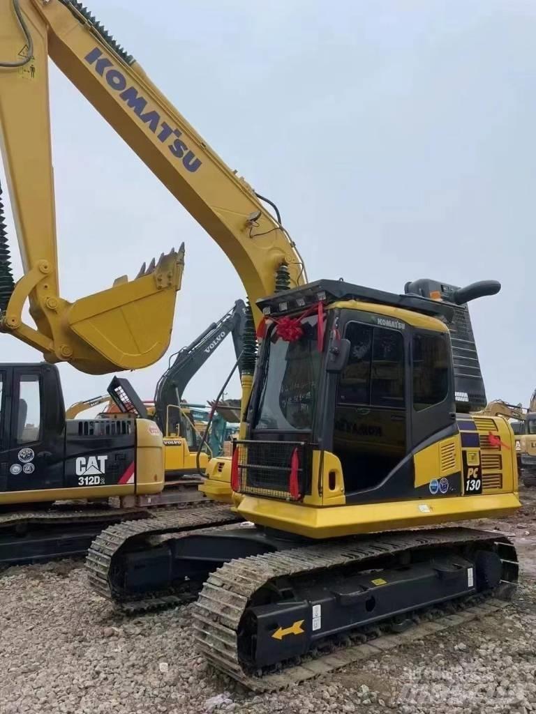 Komatsu PC 130-8 حفارات زحافة