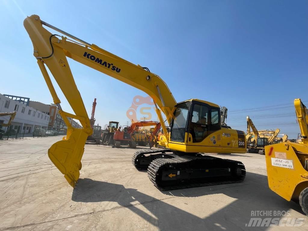 Komatsu PC 200 حفارات زحافة