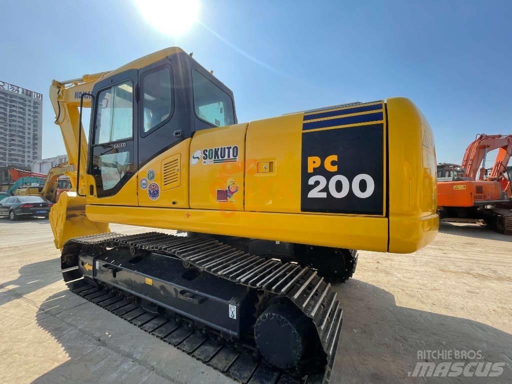 Komatsu PC 200 حفارات زحافة