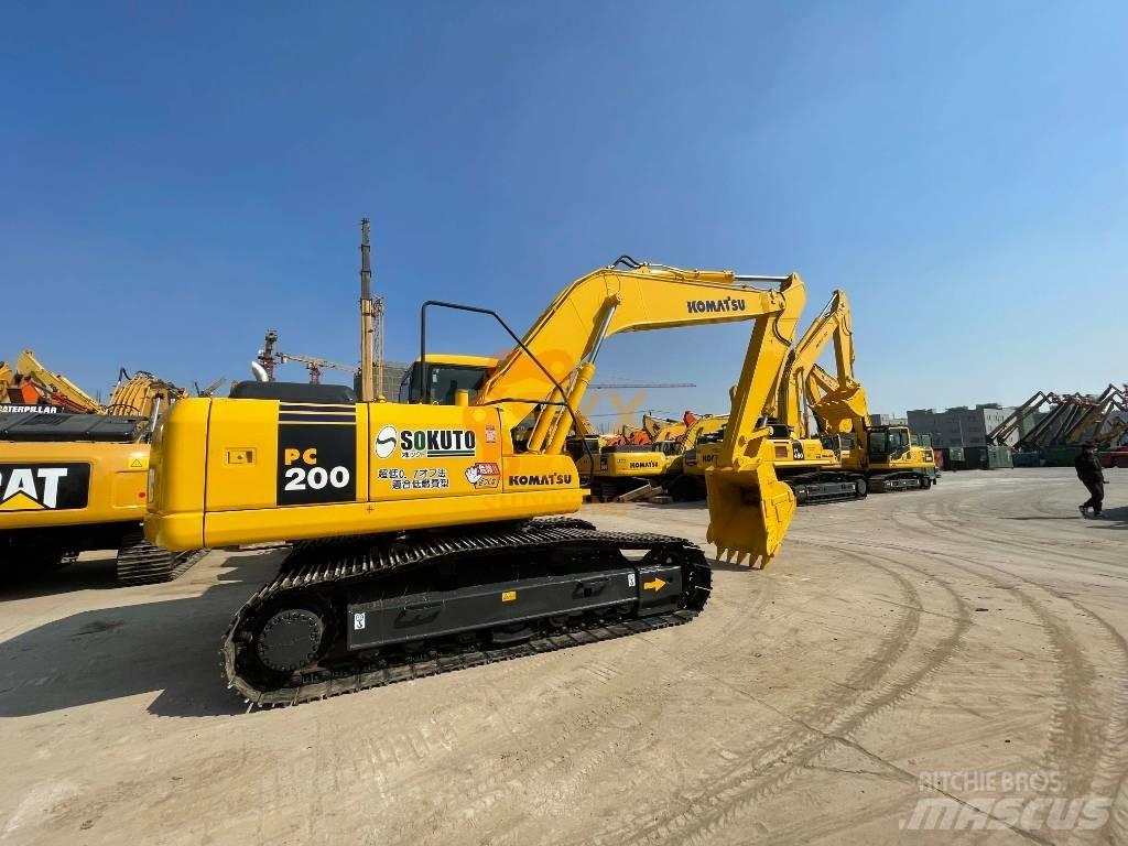 Komatsu PC 200 حفارات زحافة