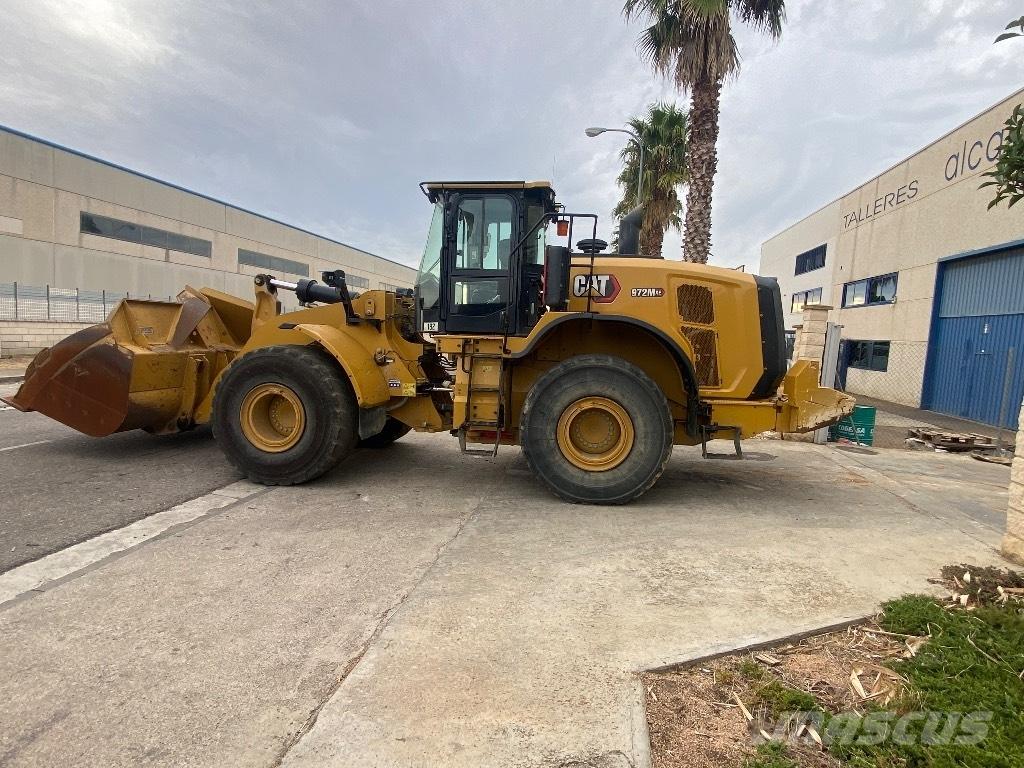 CAT 972 M لوادر بعجل
