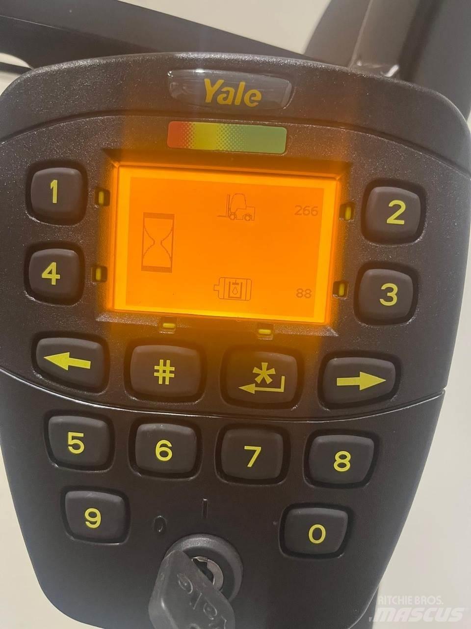 Yale ERP18VT شاحنات ذات رافعات شوكية تعمل بالكهرباء