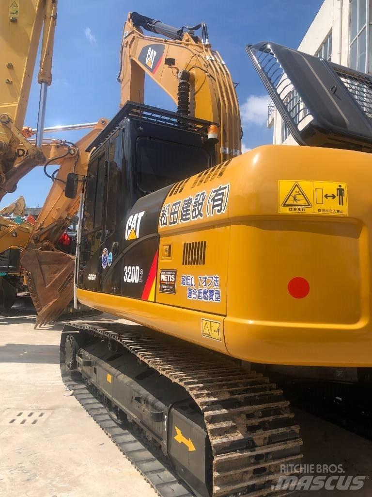 CAT 320 B L حفارات زحافة
