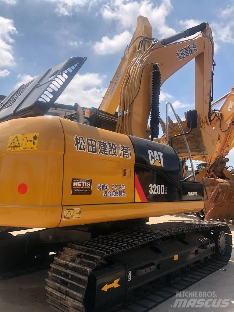CAT 320 B L حفارات زحافة