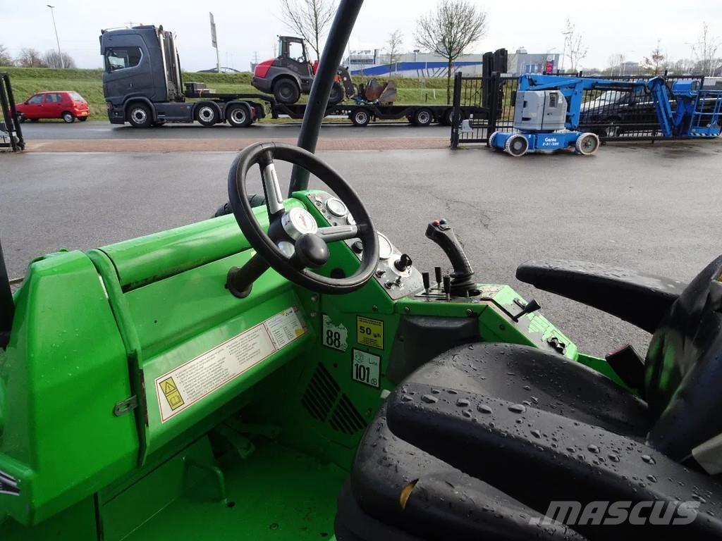 Avant 750 لوادر صغيرة