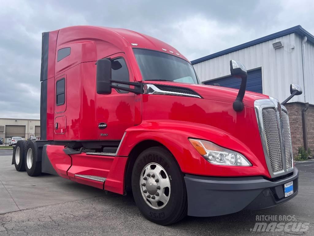 Kenworth T 680 وحدات الجر