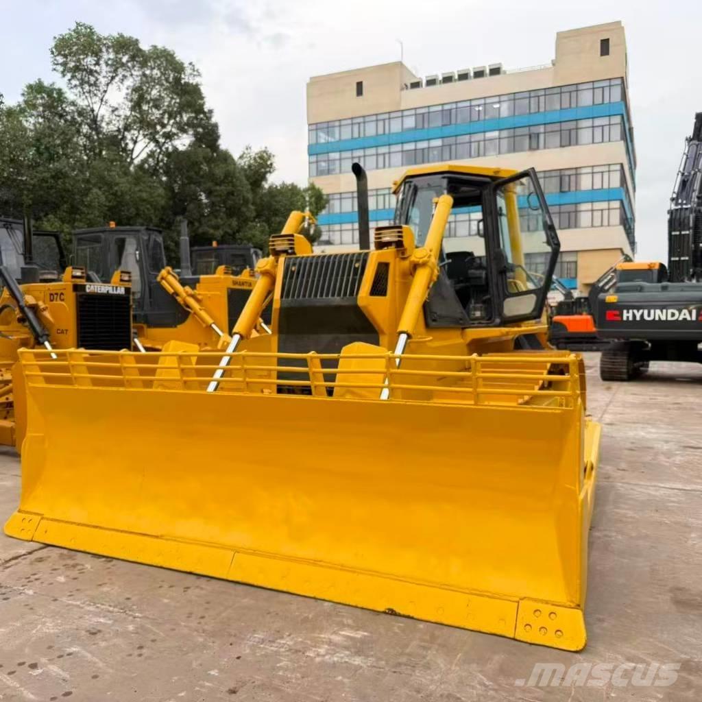 Komatsu D65PX-12E بلدوزرات مجنزرة
