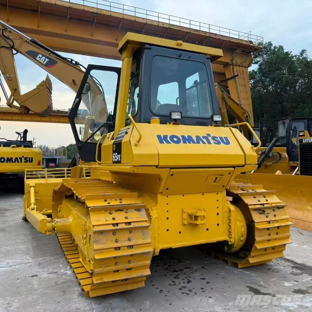Komatsu D65PX-12E بلدوزرات مجنزرة
