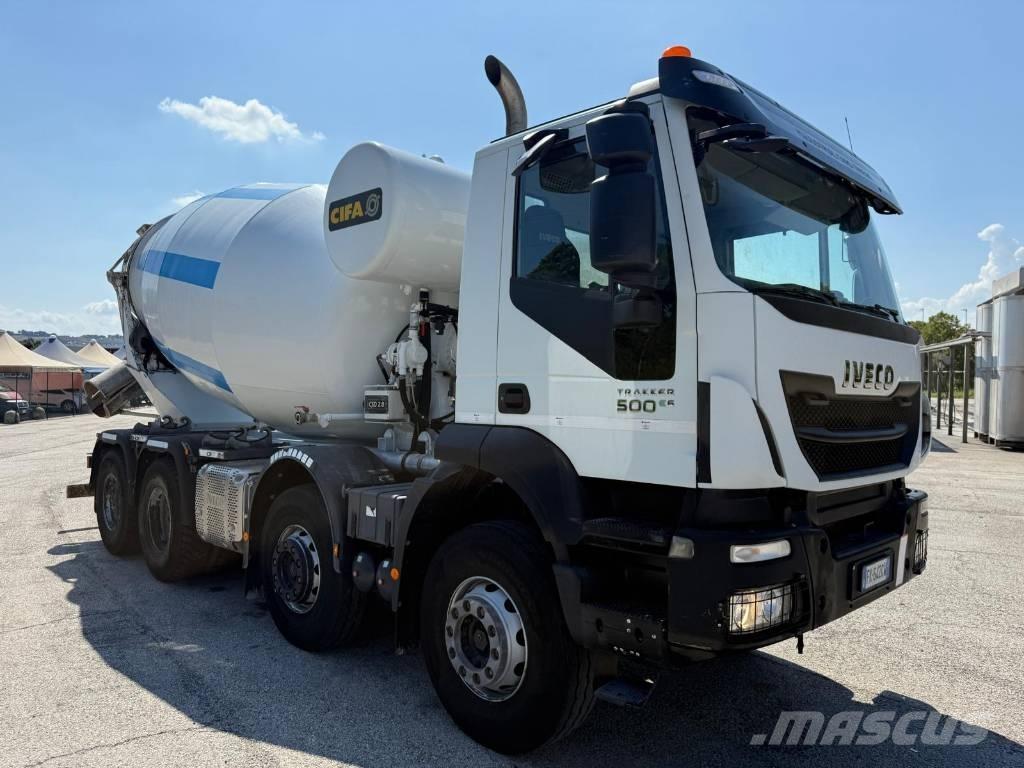 Iveco Trakker 500 شاحنات خرسانة