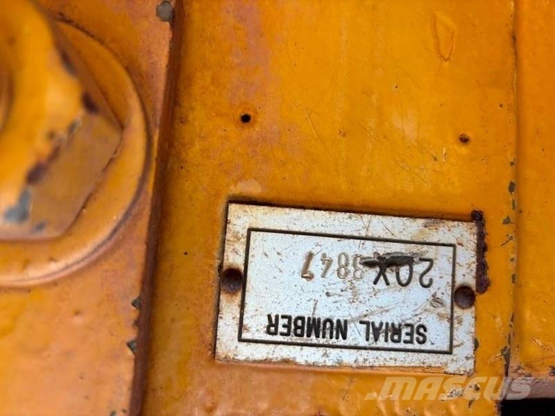 CAT D 6 D PS بلدوزرات مجنزرة