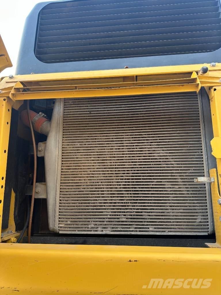 Komatsu PC 400-8 حفارات زحافة