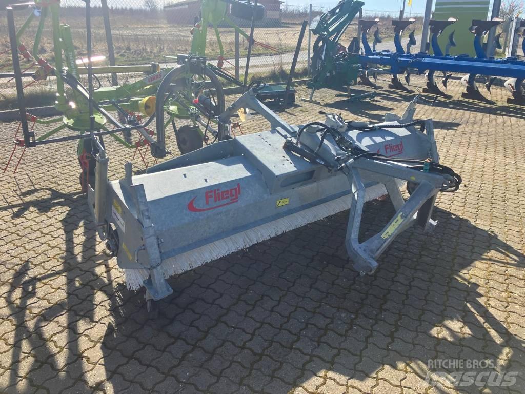 Fliegl Kost 2,8 m. ملحقات أخرى للجرارات
