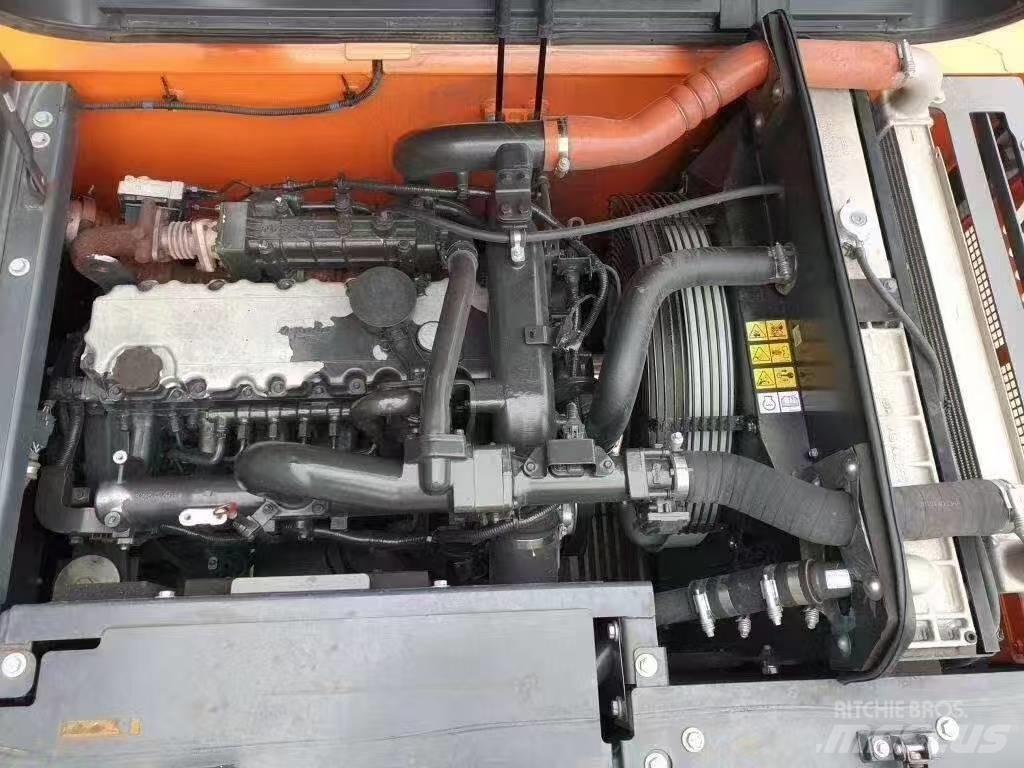 Doosan DX 225 LC حفارات زحافة