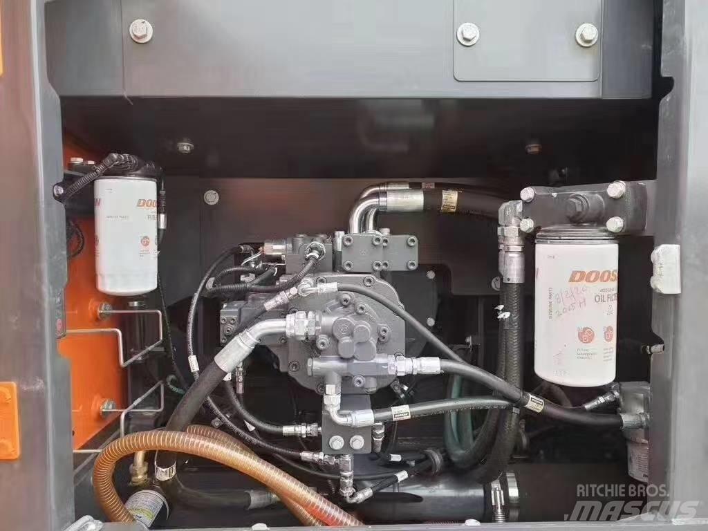 Doosan DX 225 LC حفارات زحافة