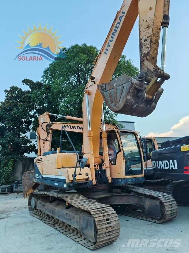Hyundai R225LC-9 حفارات زحافة