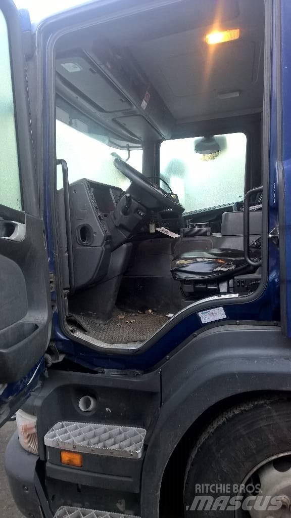 Scania P340 P 6x2 شاحنات بمقصورة وهيكل