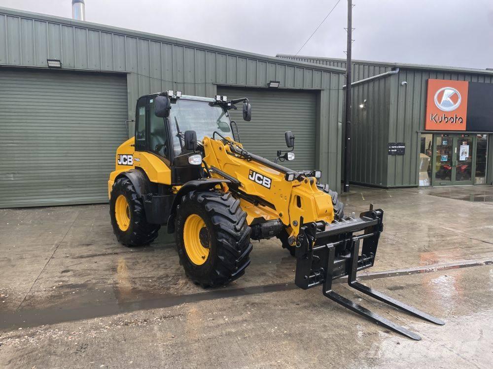 JCB TM 320 S معدات مناولة لأغراض الزراعة