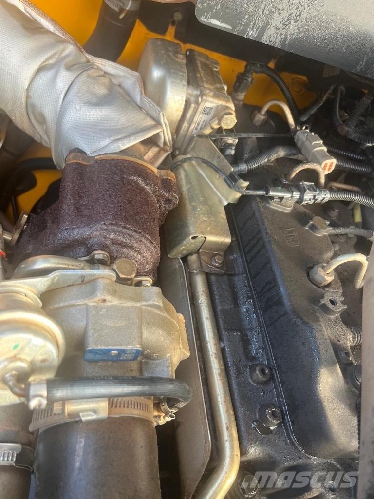 JCB 540-140 مناولات متداخلة