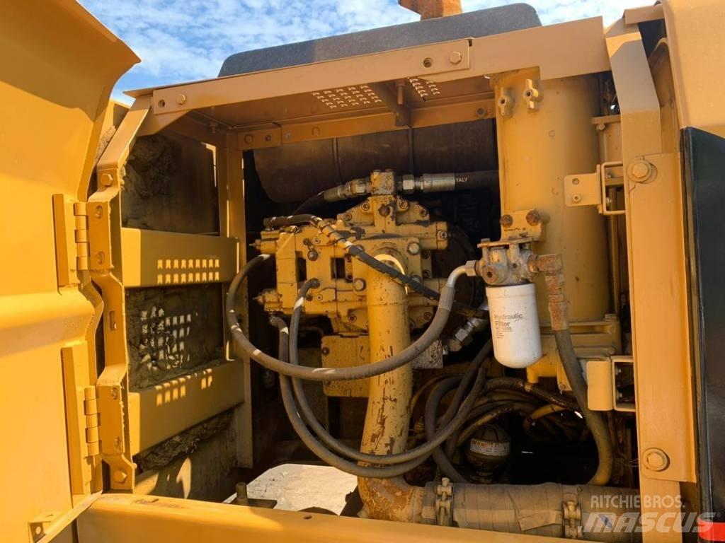 CAT 320BL حفارات زحافة