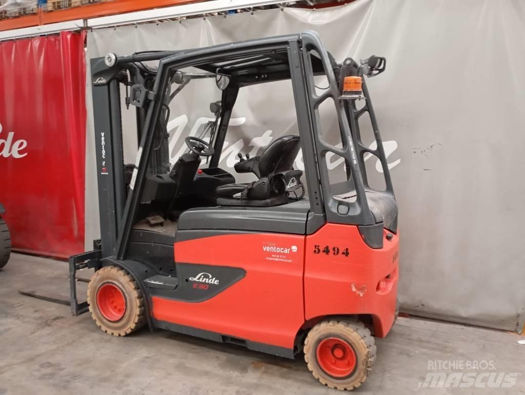Linde E 30 شاحنات ذات رافعات شوكية تعمل بالكهرباء