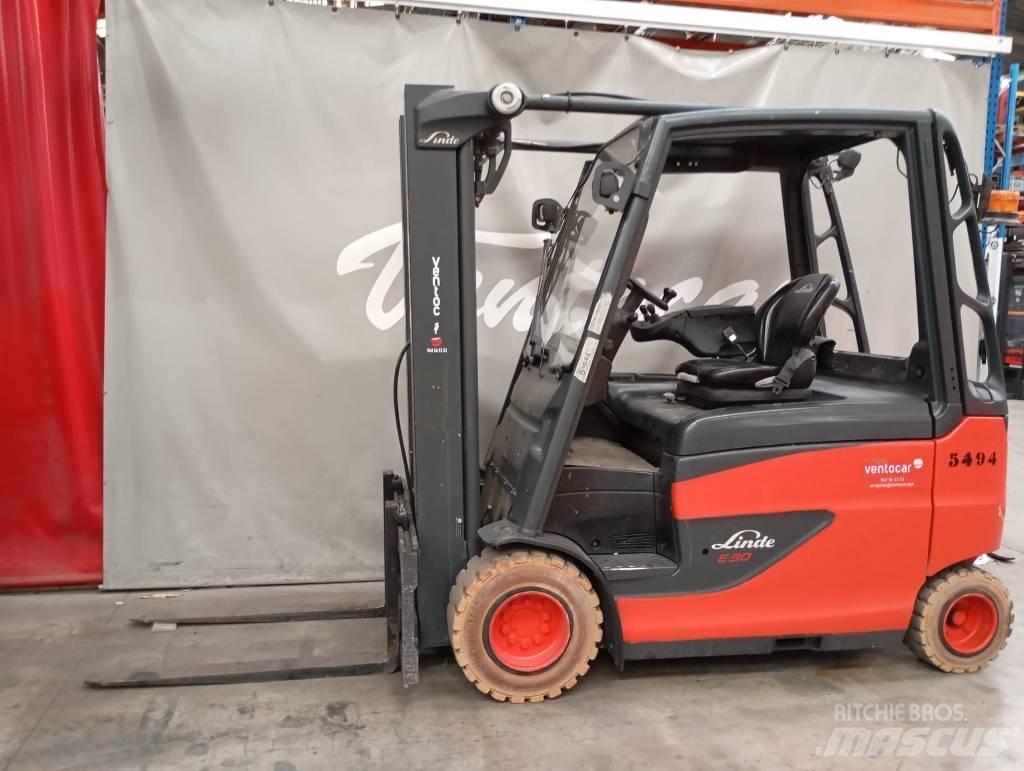 Linde E 30 شاحنات ذات رافعات شوكية تعمل بالكهرباء