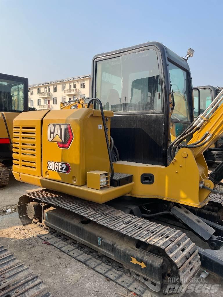 CAT 306 حفارات زحافة