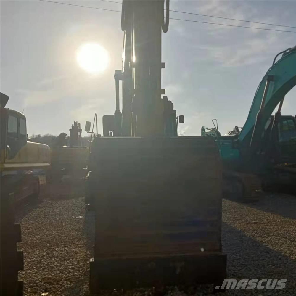CAT 336D حفارات زحافة