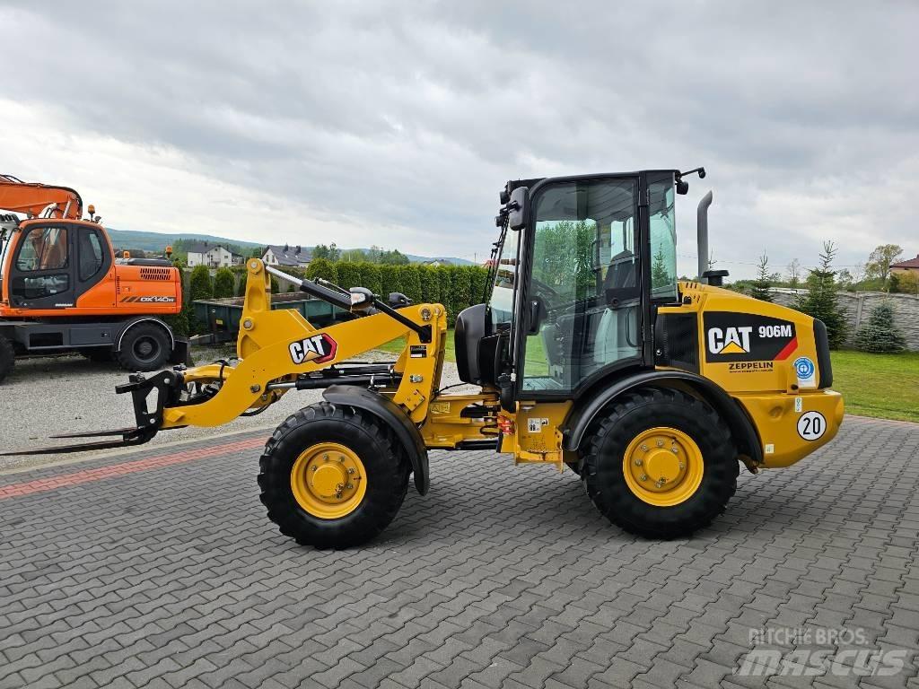 CAT 906 M لوادر بعجل