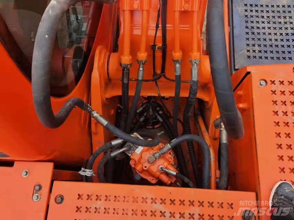 Doosan DX 225 LC حفارات زحافة