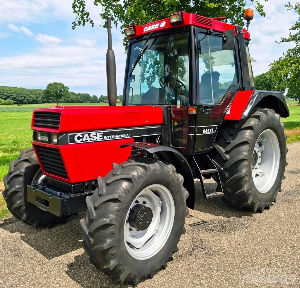 Case IH 845 xl الجرارات