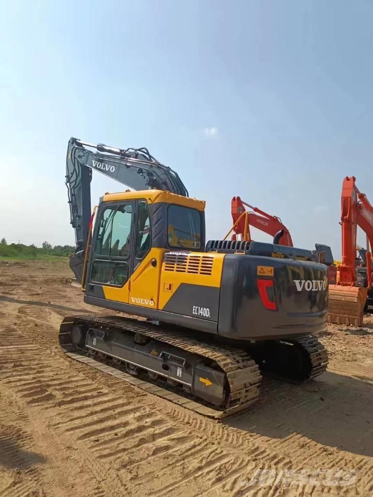 Volvo EC 140 حفارات زحافة