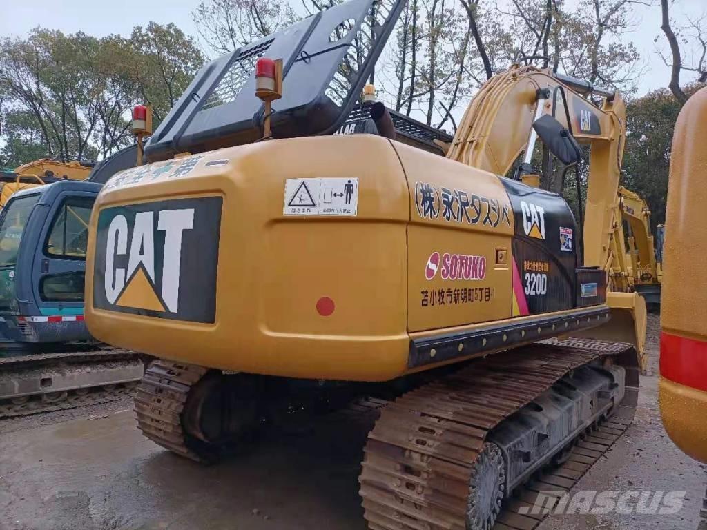 CAT 320 D حفارات زحافة
