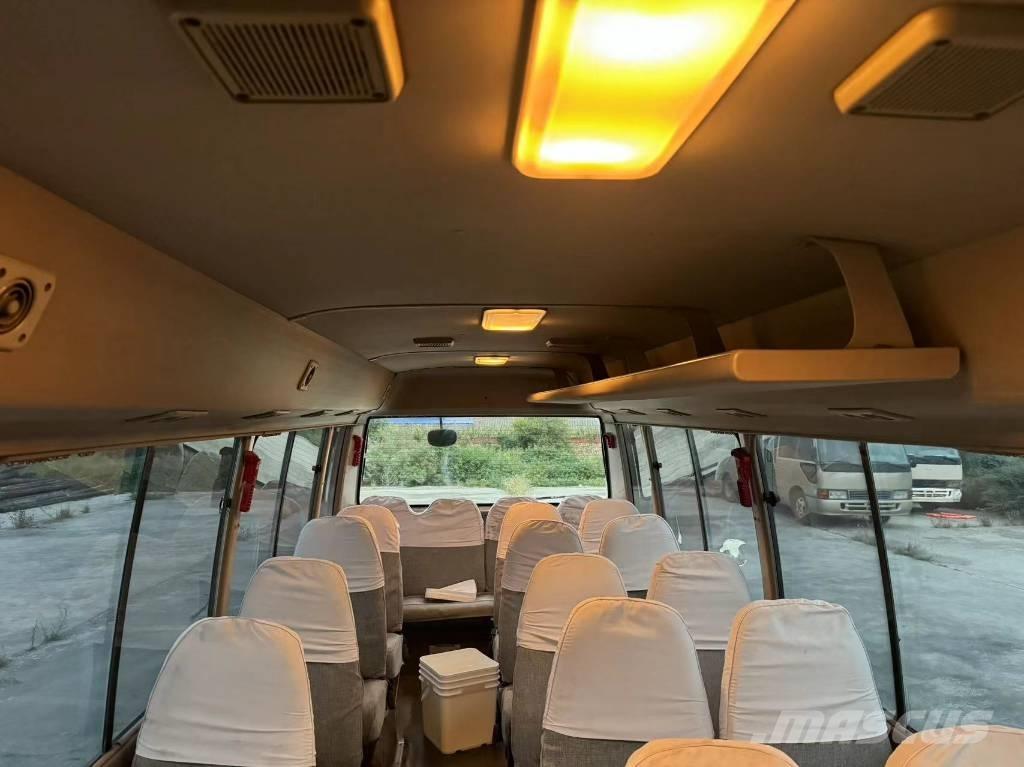Toyota Coaster Bus حافلة صغيرة