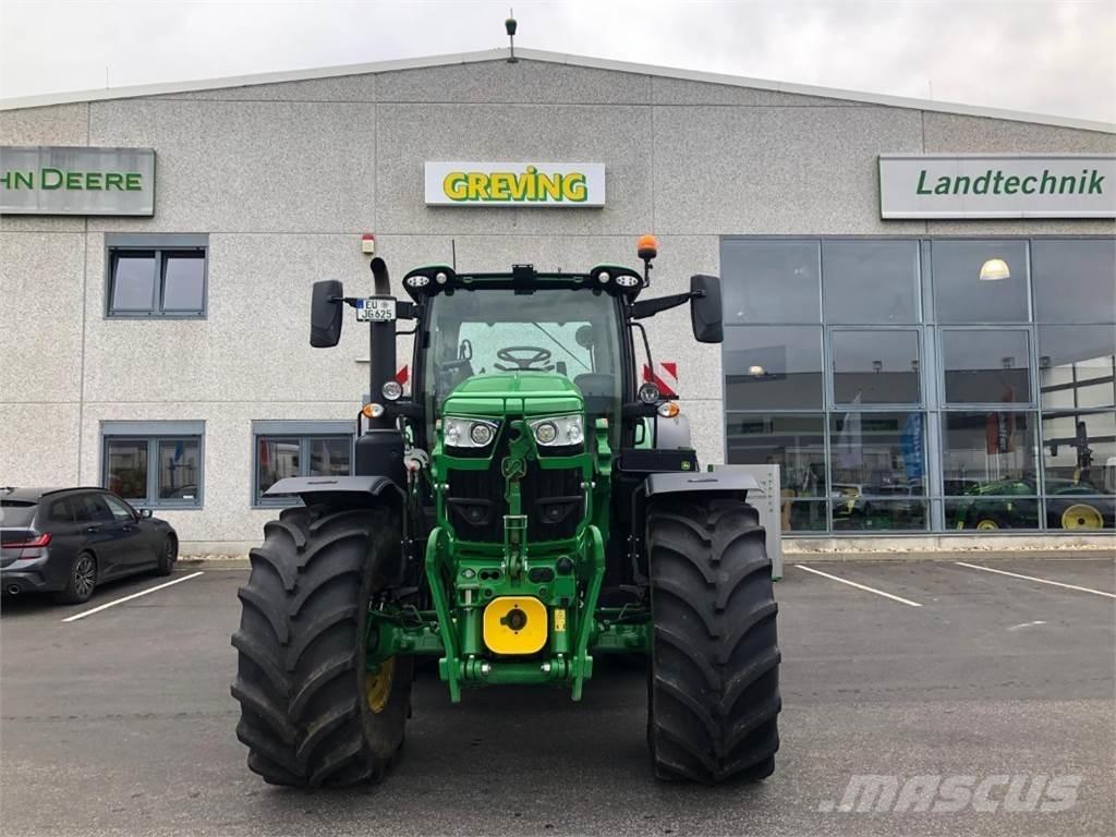 John Deere 6R215 الجرارات
