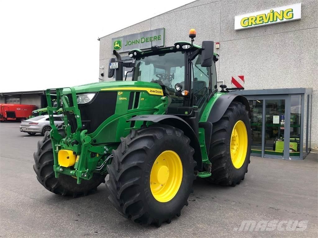 John Deere 6R215 الجرارات