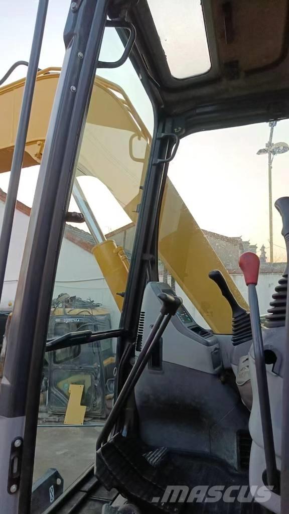 Komatsu PC 78 US حفارات زحافة