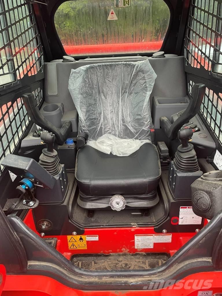 Kioti SL750 لوادر انزلاقية التوجيه