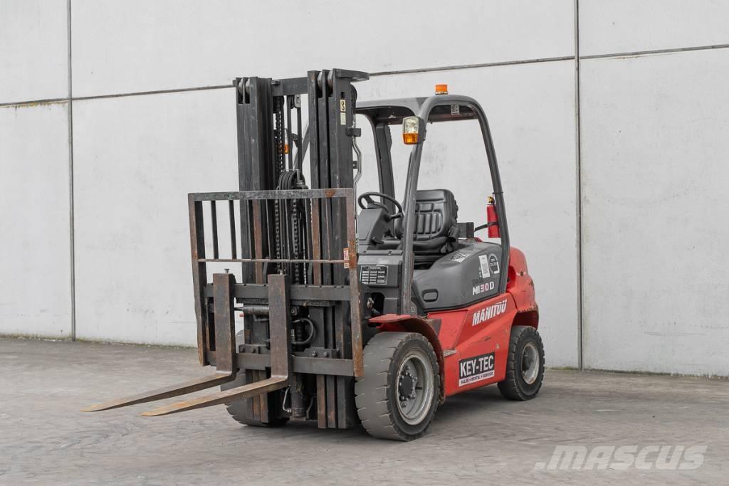 Manitou MI 30 D شاحنات الديزل