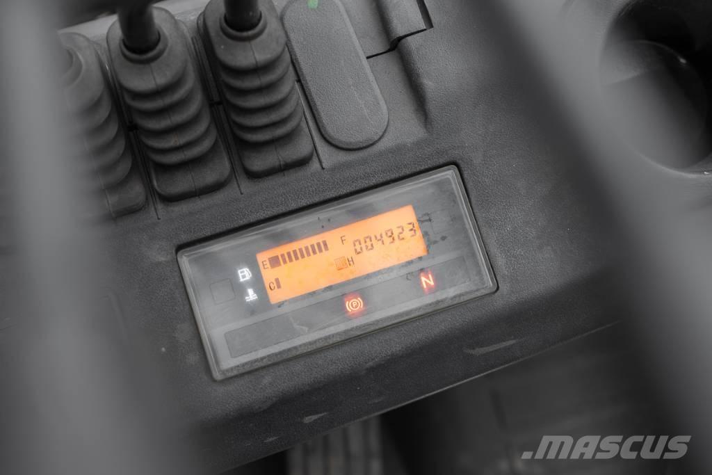Manitou MI 30 D شاحنات الديزل