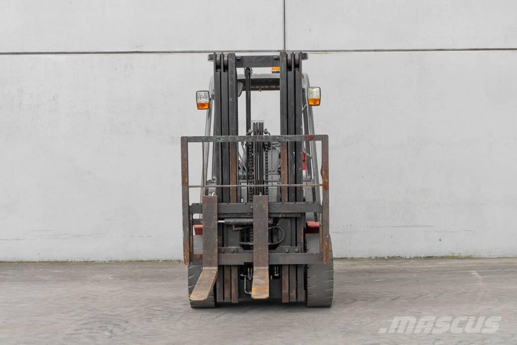 Manitou MI 30 D شاحنات الديزل