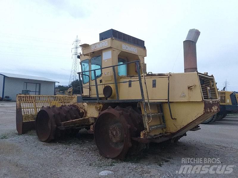 Bomag BC 771 RB مكابس المخلفات