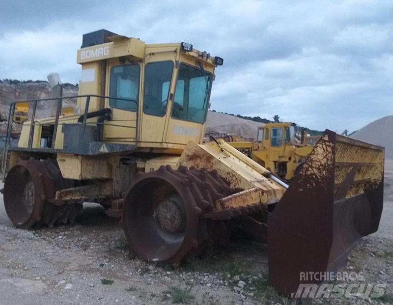 Bomag BC 771 RB مكابس المخلفات