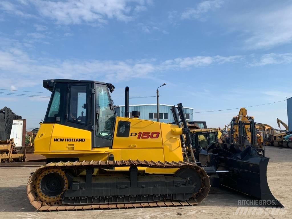 New Holland D 150 بلدوزرات مجنزرة
